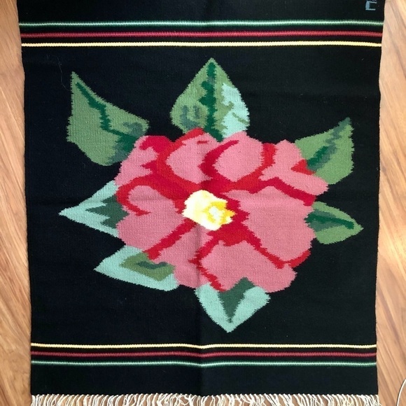 Area wool floral rug with tassel details w/bold colors - Picture 1 of 5